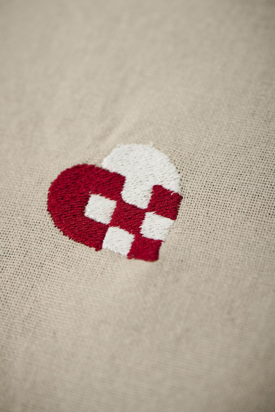 Stofserviet m/ flettede hjerter fra Ib Laursen